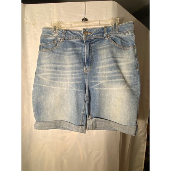 Women's Est. 1946 Denim, Bermuda shorts, size 12, cuffed, medium wash - Picture 1 of 10